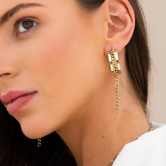 Waterproof C shape circle chain earrings - Picture 4 of 4